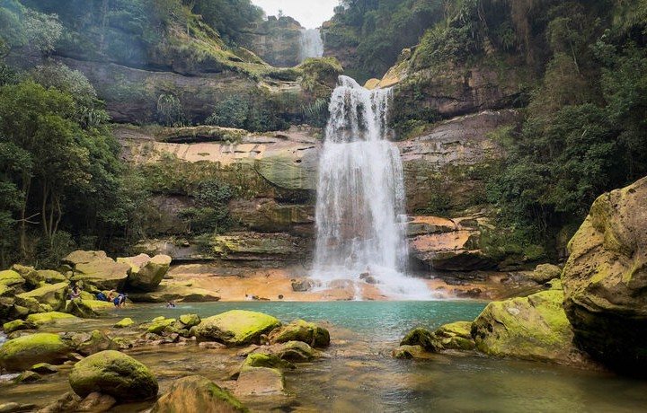 Meghalaya with Mawlynnong Village & Kaziranga Tour Package
